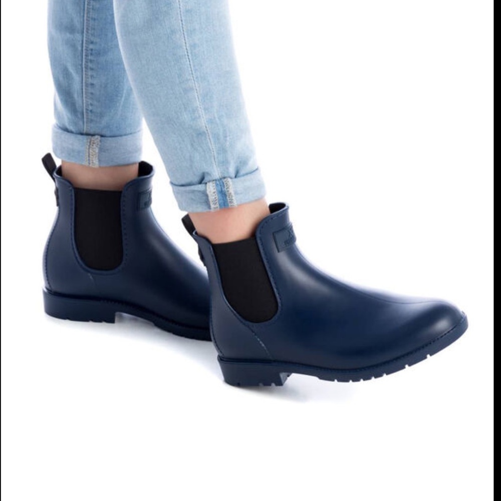 - ☔️Sam Edelman Sue Chelsea Pull on All Weather Rubber Blue Rain Boots